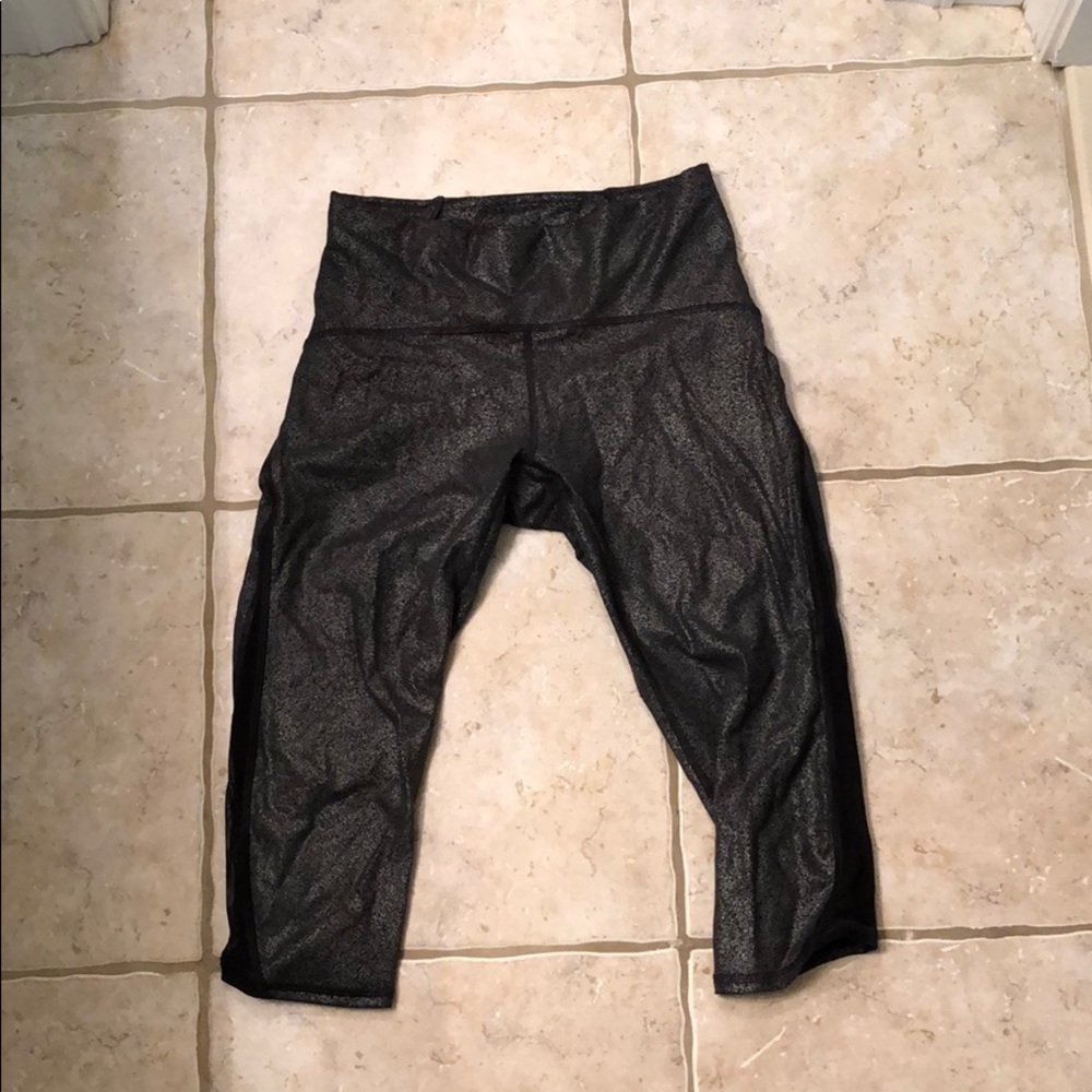 METALLIC LULULEMON LEGGINGS